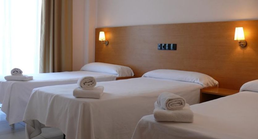 Bay Hotel Ρόζες Εξωτερικό φωτογραφία