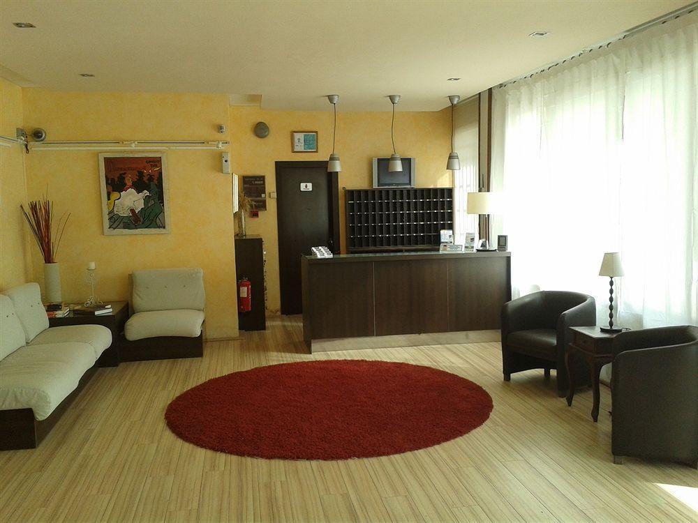 Bay Hotel Ρόζες Εξωτερικό φωτογραφία