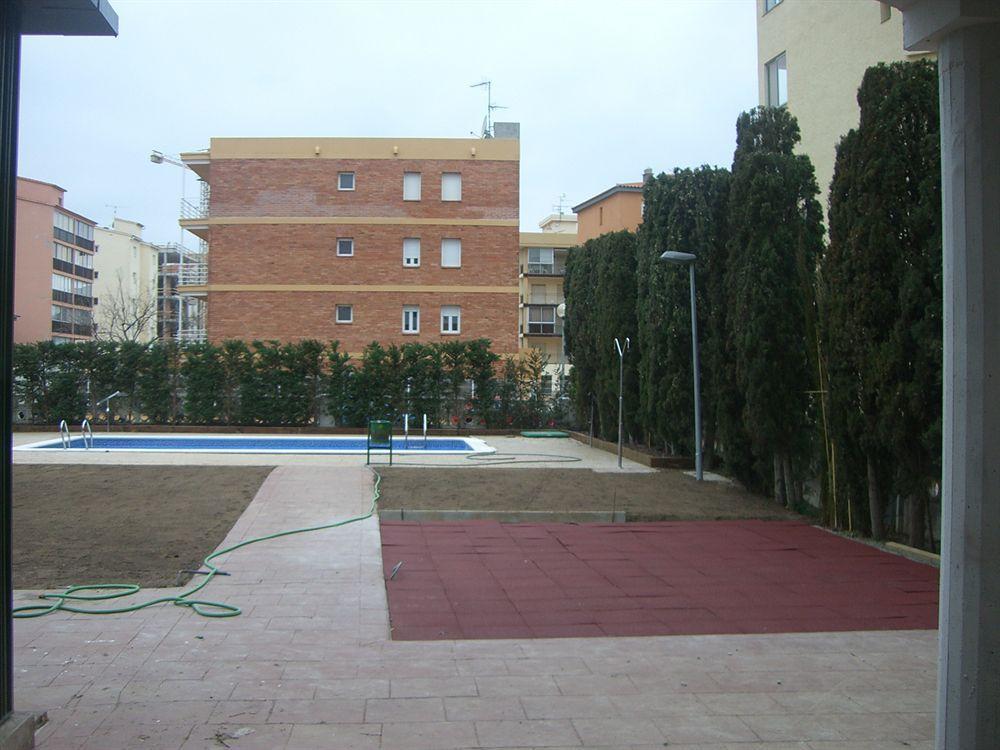 Bay Hotel Ρόζες Εξωτερικό φωτογραφία