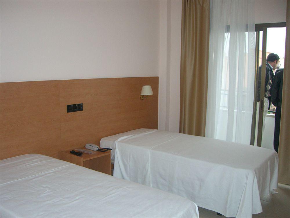 Bay Hotel Ρόζες Εξωτερικό φωτογραφία