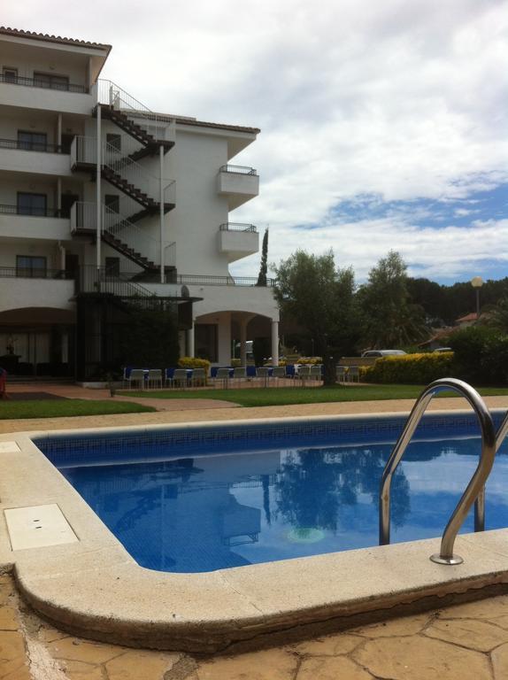 Bay Hotel Ρόζες Εξωτερικό φωτογραφία