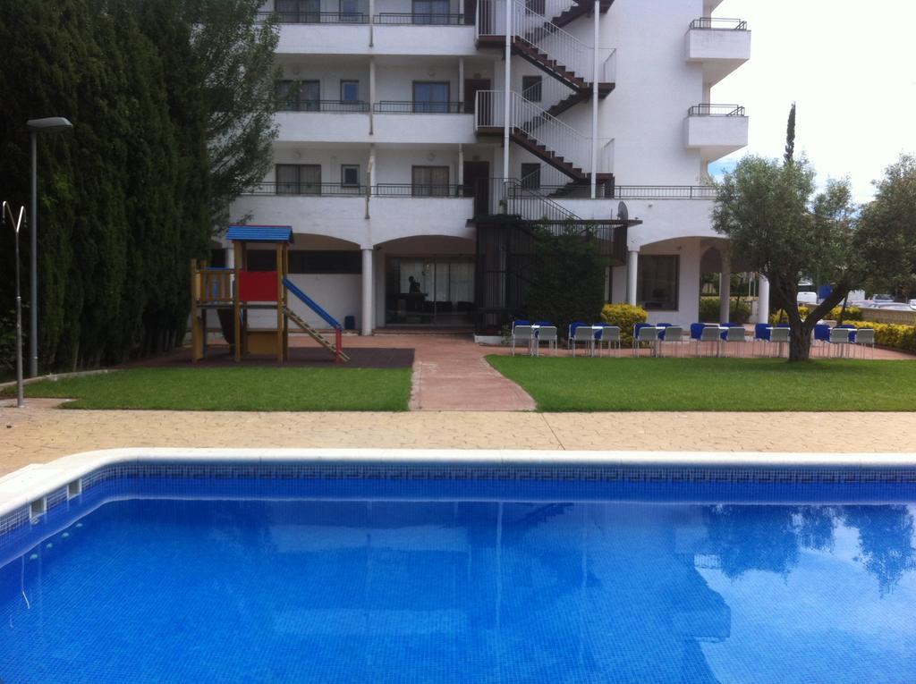 Bay Hotel Ρόζες Εξωτερικό φωτογραφία
