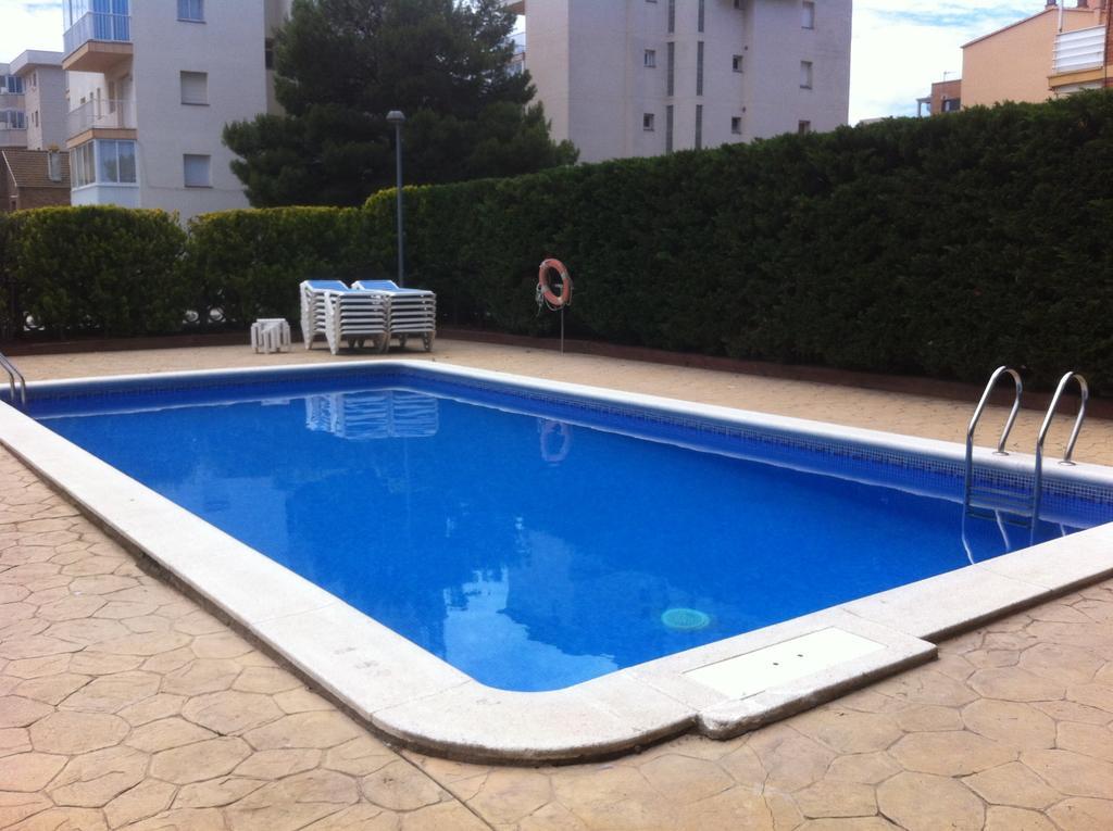 Bay Hotel Ρόζες Εξωτερικό φωτογραφία