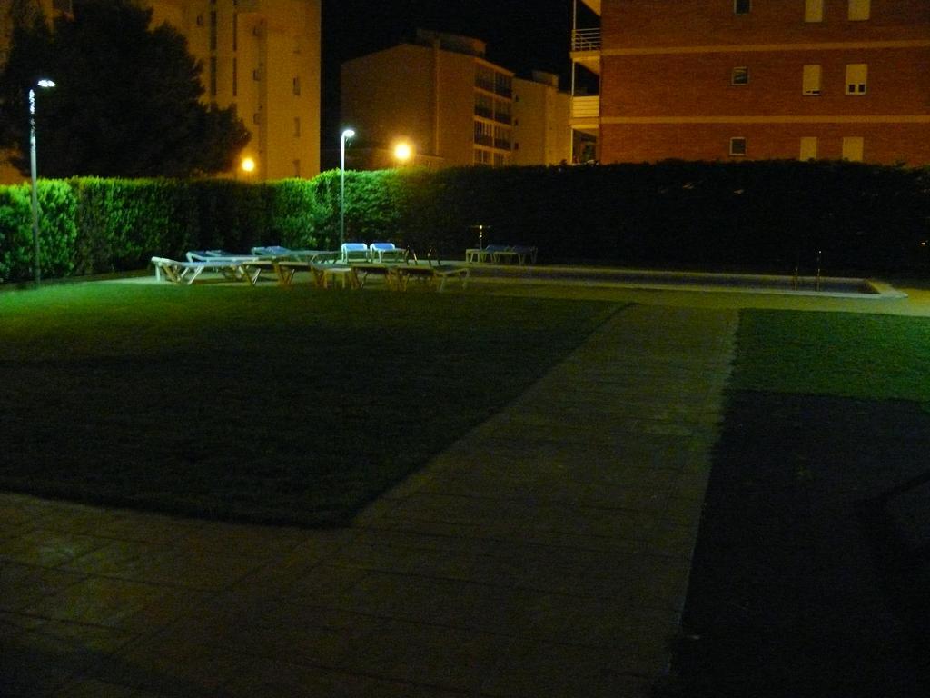 Bay Hotel Ρόζες Εξωτερικό φωτογραφία