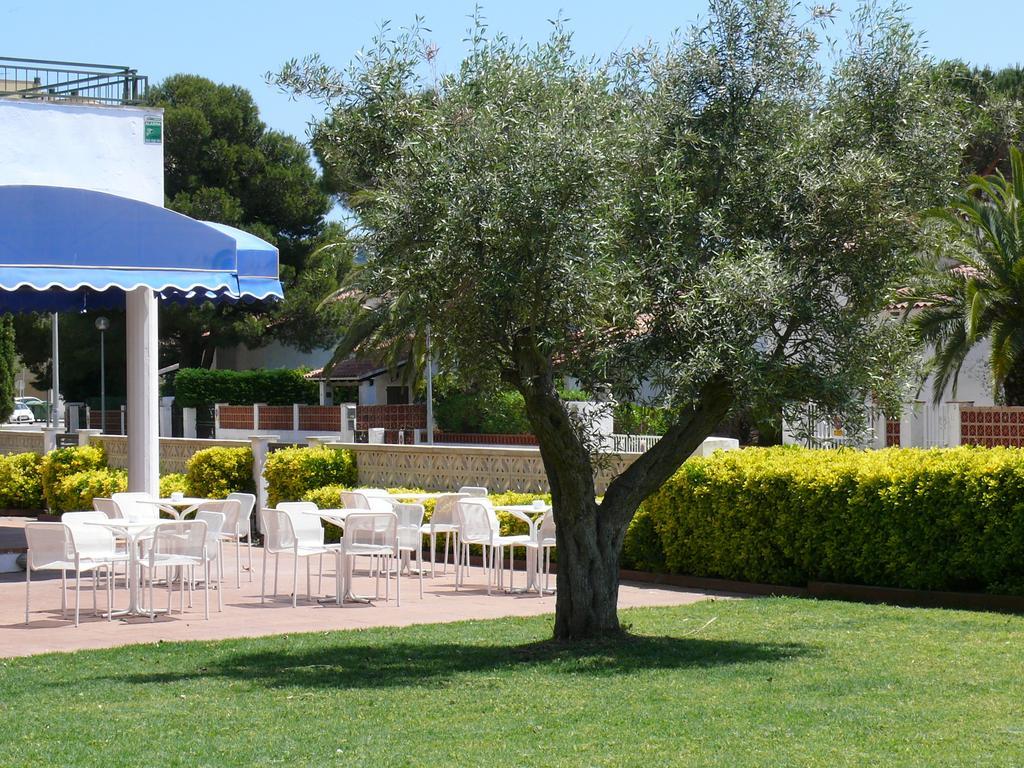 Bay Hotel Ρόζες Εξωτερικό φωτογραφία